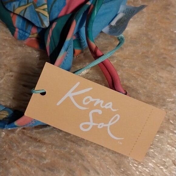 Kona SolWomen's Abstract Tropical Print  Tie-Front Bikini Top NWT.  Size S 4-6 - Picture 9 of 11